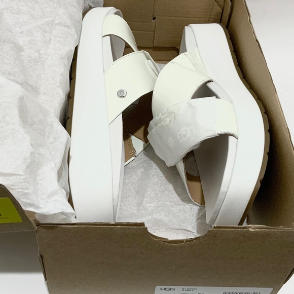 UGG Emily Slide Cross Strap Sandals White Patent Leather Platform Slip On 7.5 - Picture 12 of 12